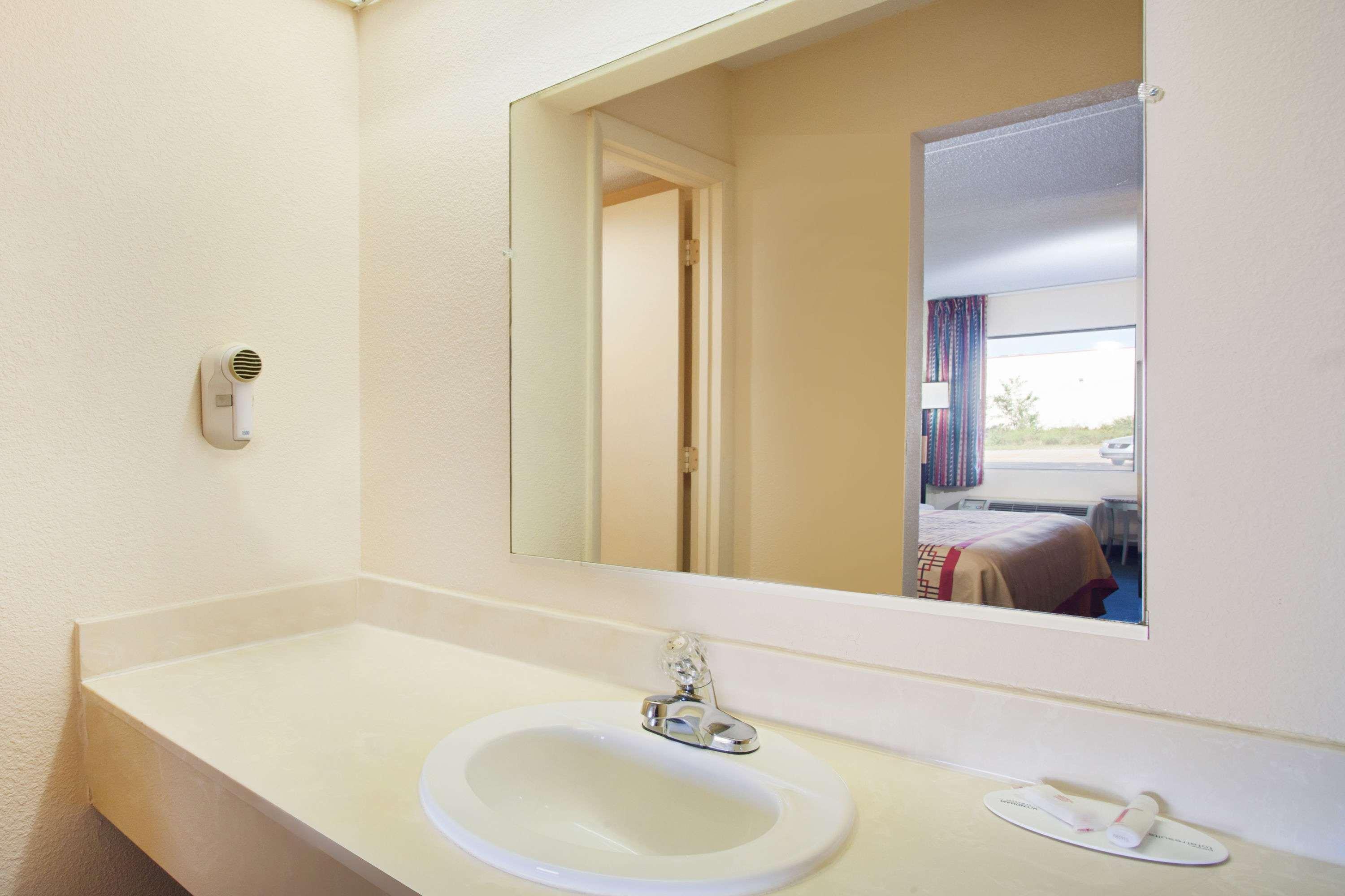 Days Inn By Wyndham Greeneville Extérieur photo