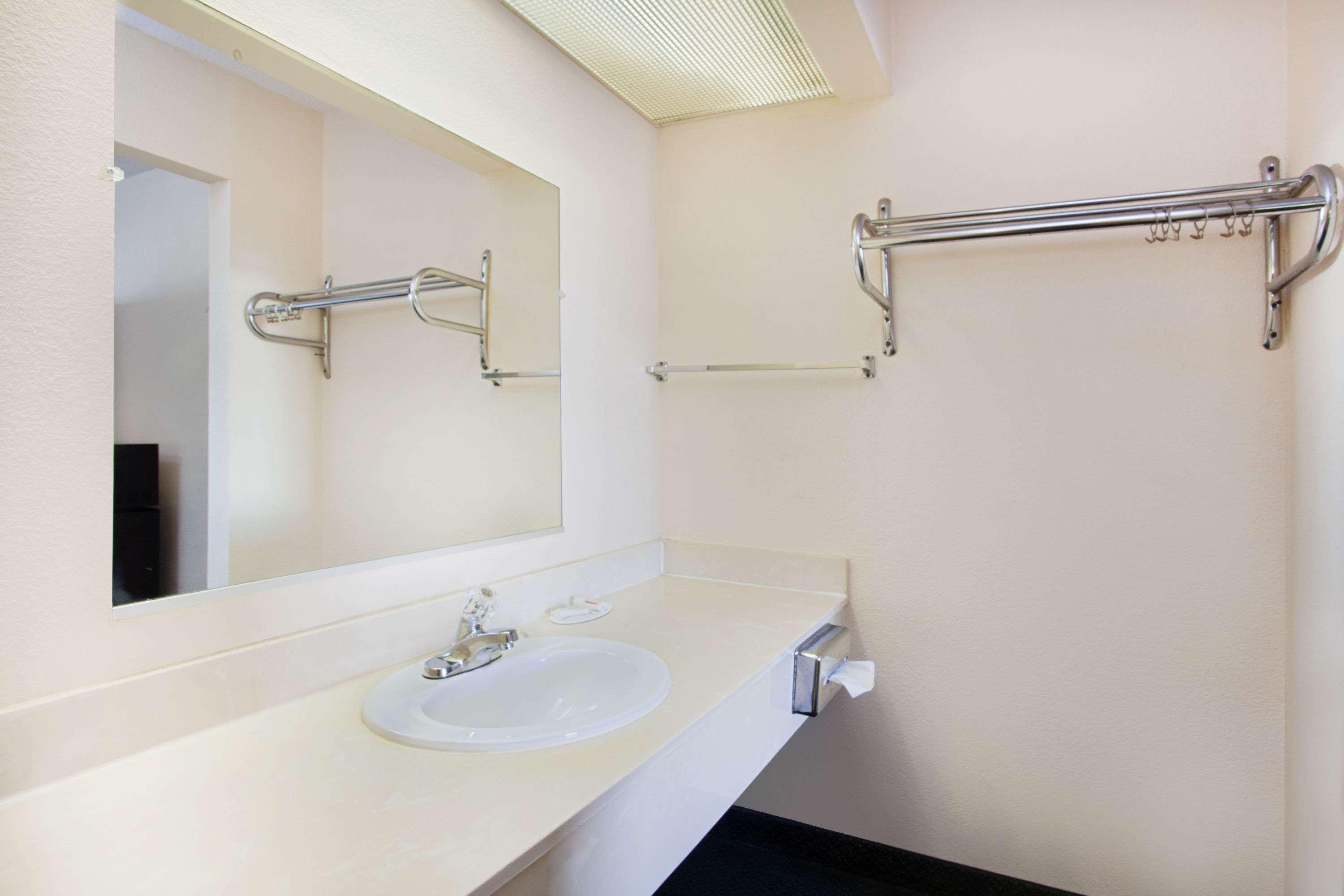 Days Inn By Wyndham Greeneville Extérieur photo