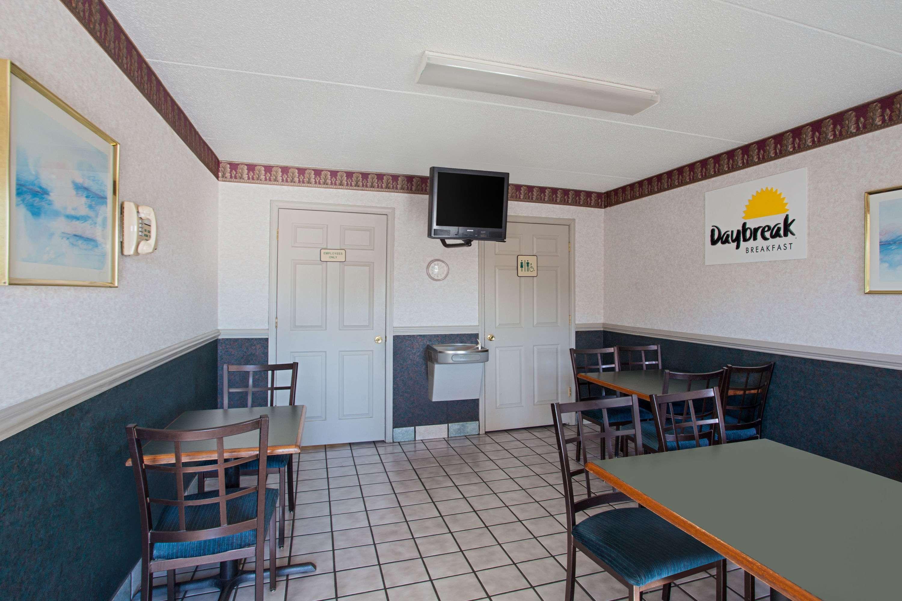 Days Inn By Wyndham Greeneville Extérieur photo